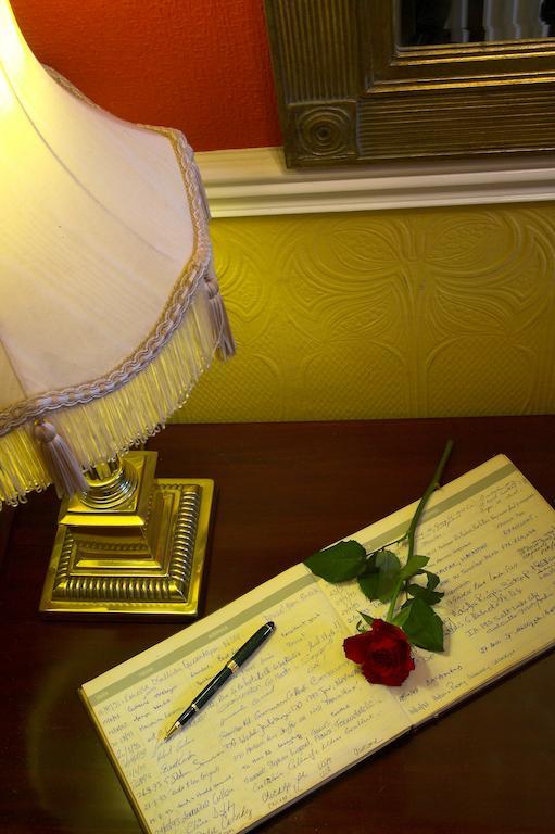 The Redbank Guesthouse Скерріс Екстер'єр фото